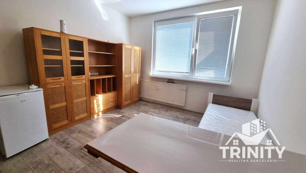 Na prenájom krásna garsónka v meste Nové Zámky