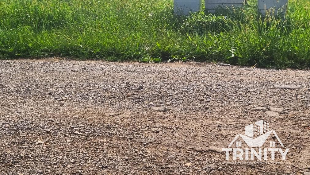 Na predaj dva slnečné stavebné pozemky v obci Andovce