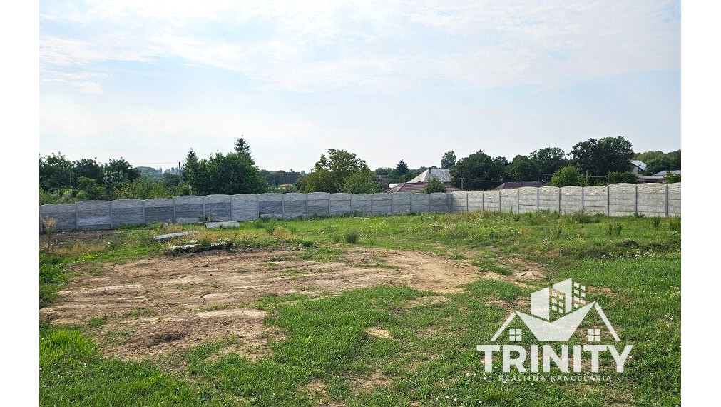 Na predaj stavebný pozemok v obci Semerovo