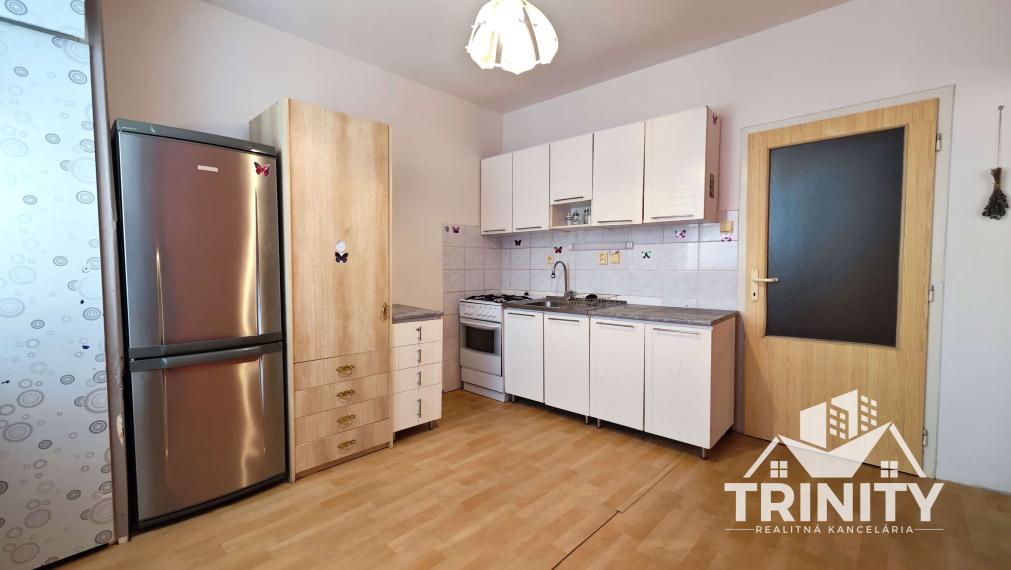 Na prenájom 1-izbový byt s balkónom v Nových Zámkoch