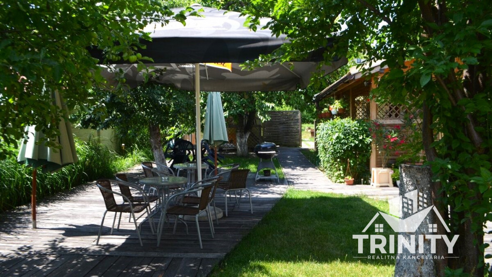 Na predaj Apartmánový dom - penzión v obci Podhájska