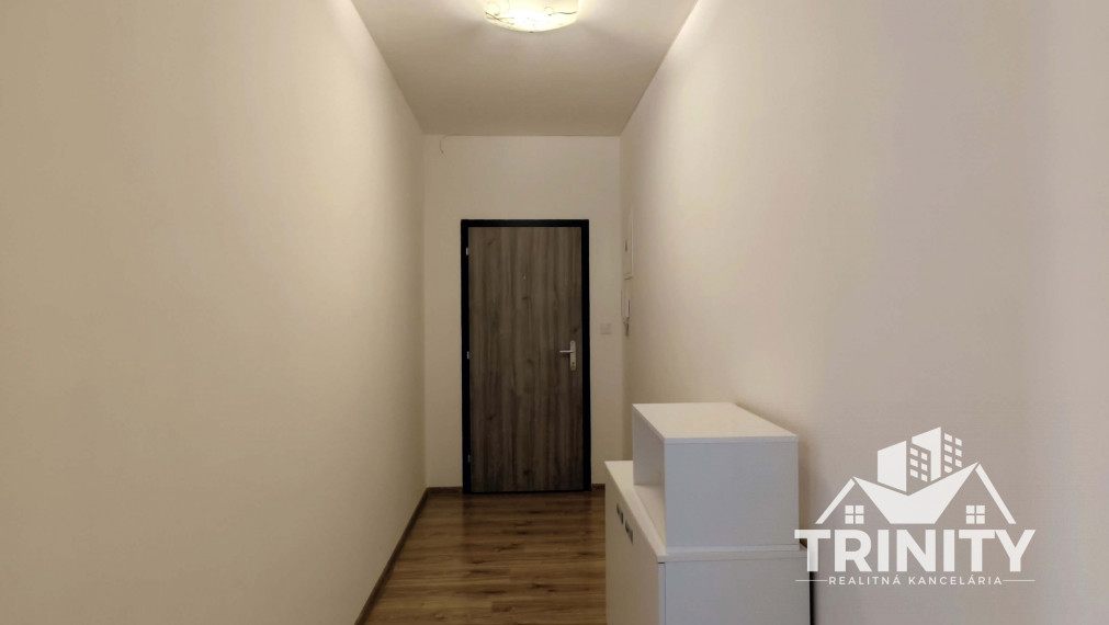 Na prenájom 2-izbový byt s balkónom v centre v Nových Zámkoch