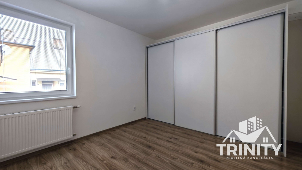 Na prenájom 2-izbový byt s balkónom v centre v Nových Zámkoch