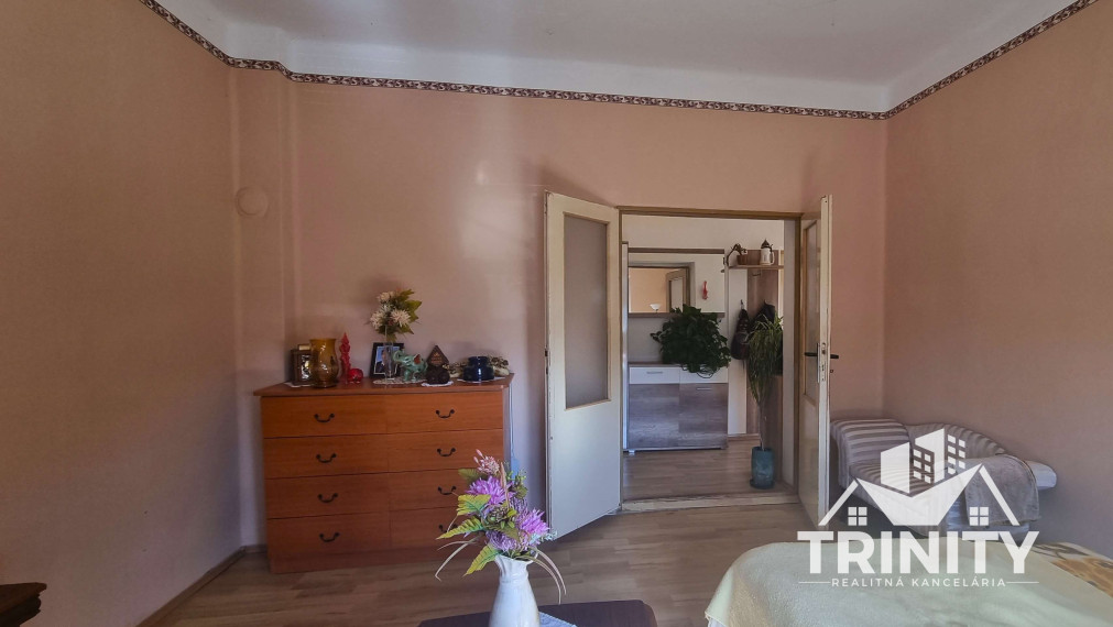 Na predaj tehlový 4-izbový rodinný dom v obci Svätý Peter