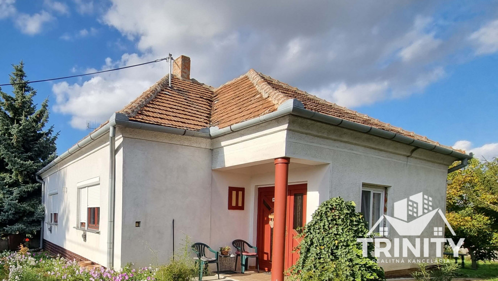 Na predaj tehlový 4-izbový rodinný dom v obci Svätý Peter