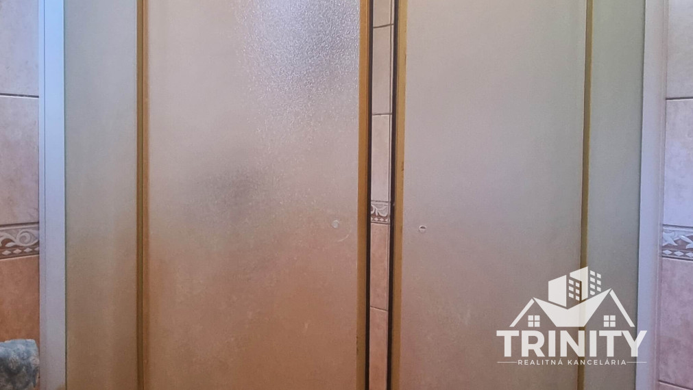 Na predaj tehlový 4-izbový rodinný dom v obci Svätý Peter