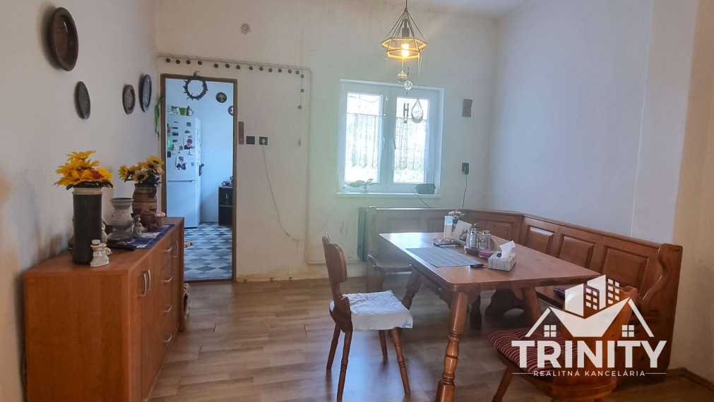 Na predaj tehlový 4-izbový rodinný dom v obci Svätý Peter