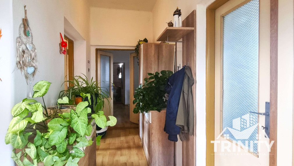 Na predaj tehlový 4-izbový rodinný dom v obci Svätý Peter