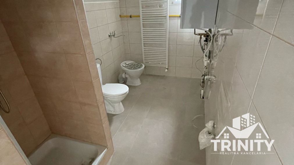 Na prenájom skladové priestory s kanceláriami v meste Šurany