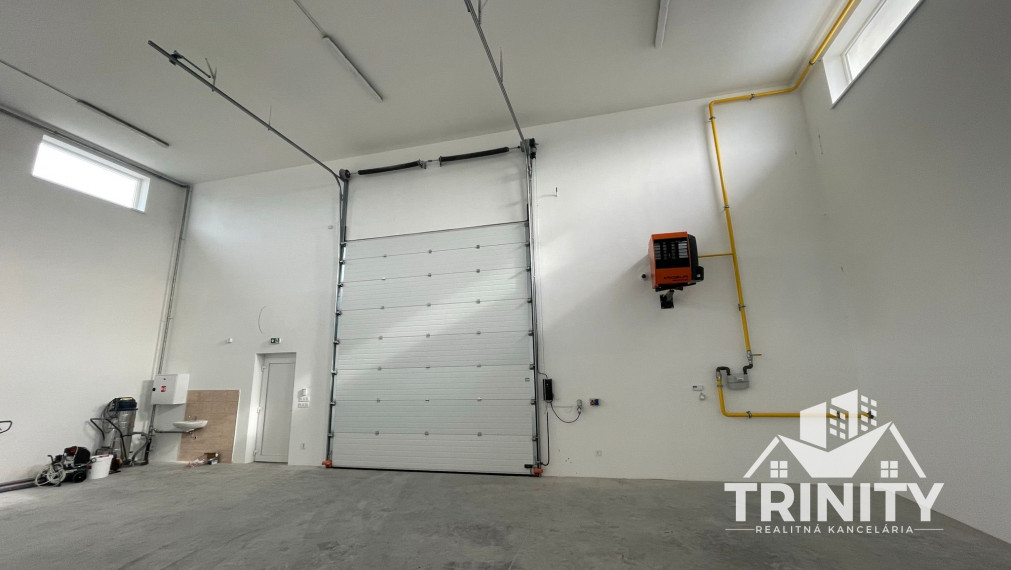 Na prenájom skladové priestory s kanceláriami v meste Šurany