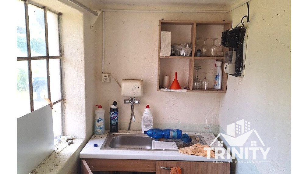 Na predaj 2x viničný dom s pozemkom v obci Strekov