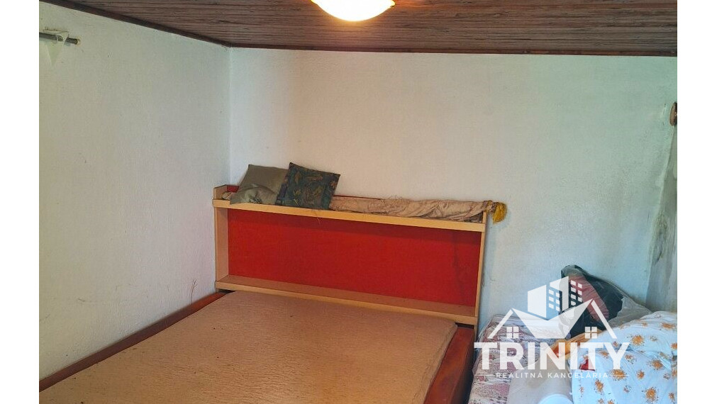 Na predaj 2x viničný dom s pozemkom v obci Strekov