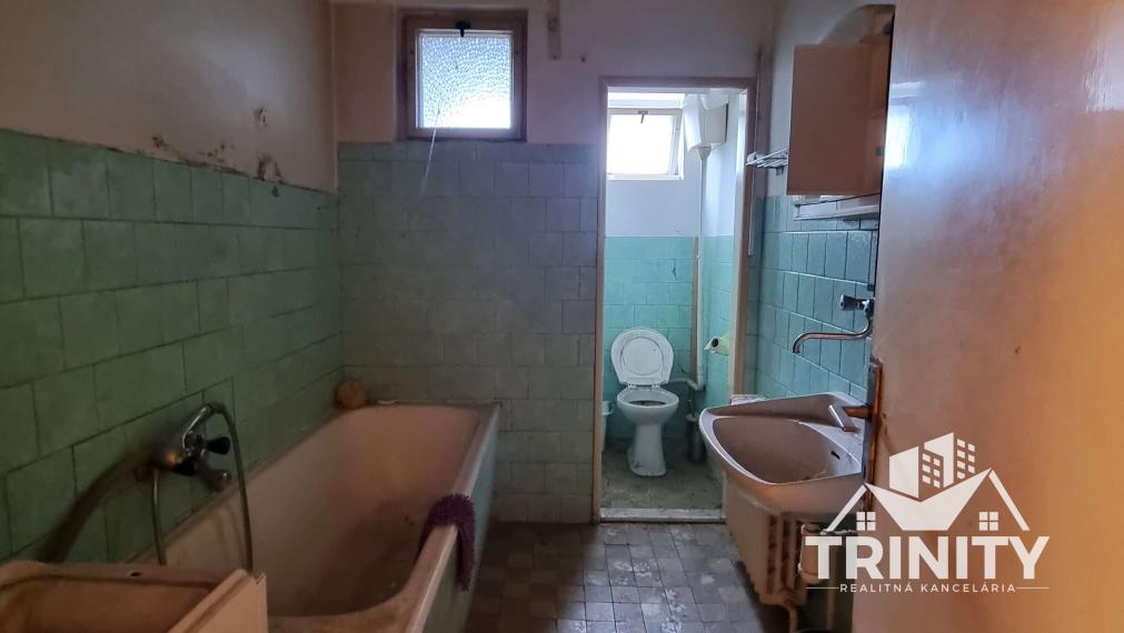 Na predaj 3-izbový rodinný dom s terasou v meste Nesvady