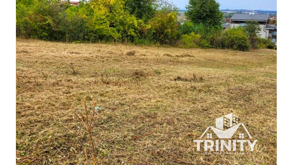 Na predaj stavebný pozemok v obci Podhájska nad kúpaliskom