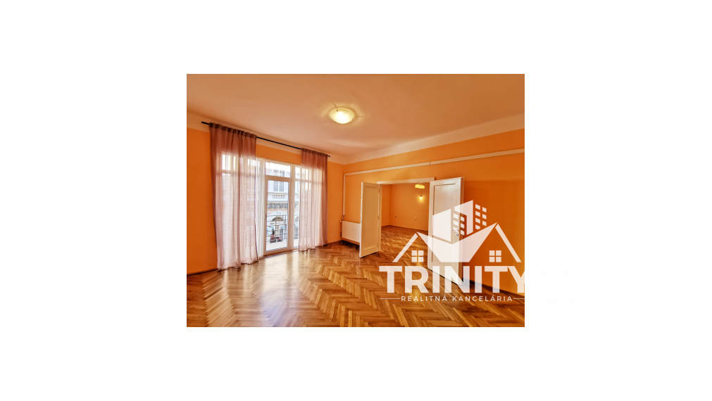 Na predaj priestranný 4-izbový byt v meste Nové Zámky