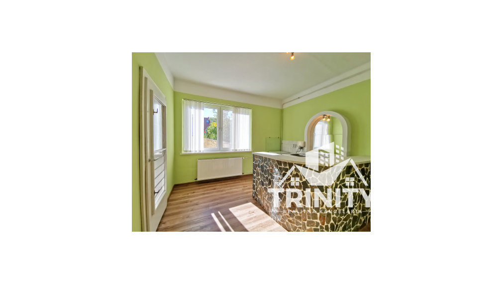 Na predaj priestranný 4-izbový byt v meste Nové Zámky