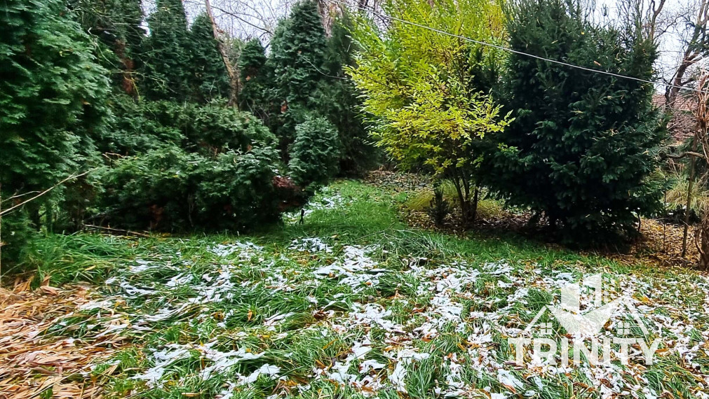 Na predaj dvojpodlažný rodinný dom s garážou v obci Dvory nad Žitavou