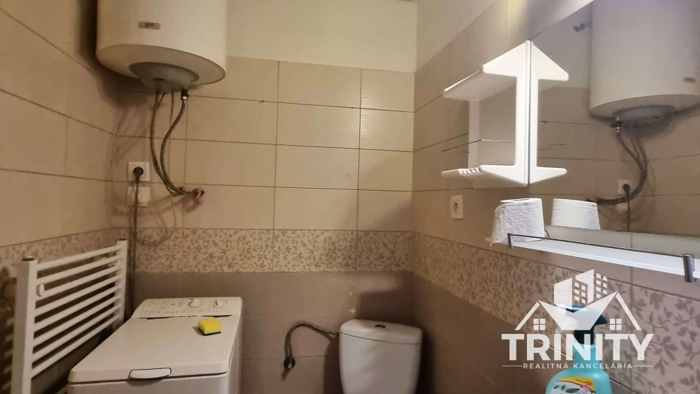 Na prenájom veľká garsónka v meste Nové Zámky