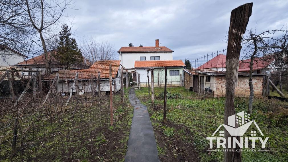 REZERVOVANÉ - Na predaj 5-izbový rodinný dom s garážou v obci Mojzesovo - EXKLUZÍVNE