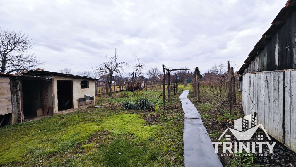 REZERVOVANÉ - Na predaj 5-izbový rodinný dom s garážou v obci Mojzesovo - EXKLUZÍVNE