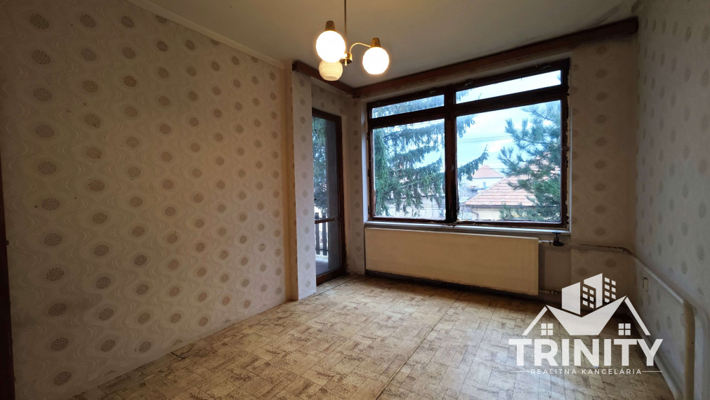 REZERVOVANÉ - Na predaj 5-izbový rodinný dom s garážou v obci Mojzesovo - EXKLUZÍVNE