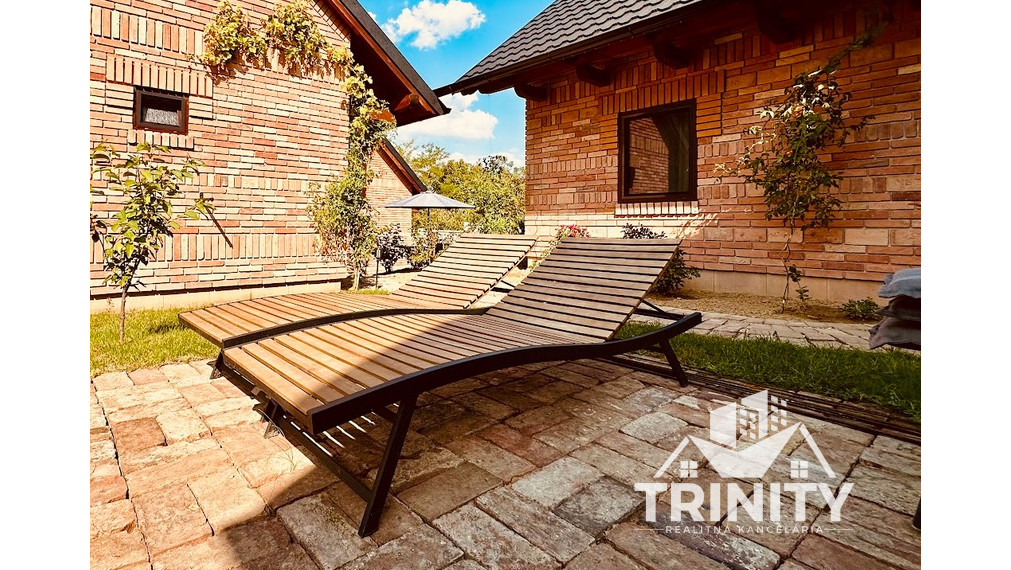 Na predaj - šesť nádherných chatiek v obci Podhájska