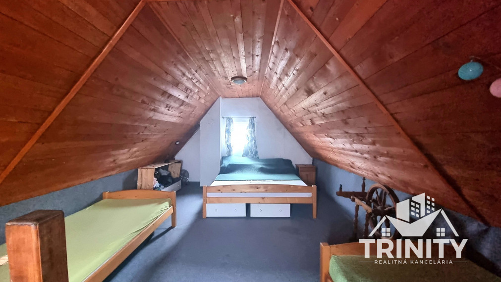 Na predaj dvojpodlažná chata s nádhernou vinnou pivničkou v obci Svätý Peter