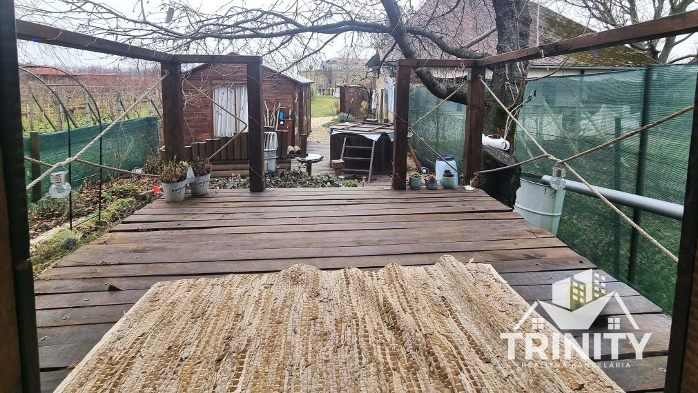 Na predaj dvojpodlažná chata s nádhernou vinnou pivničkou v obci Svätý Peter