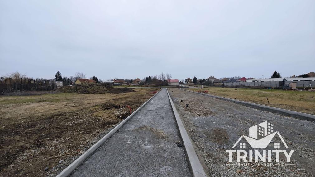 Na predaj stavebný pozemok v obci Nitriansky hrádok - Šurany