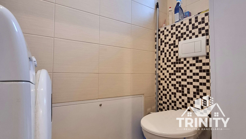 Na predaj nádherný 3-izbový dom so zastrešenou terasou v obci Dvory nad Žitavou