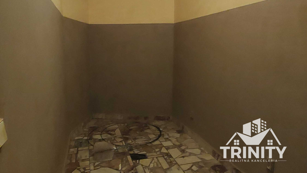 Na prenájom nebytový/komerčný priestor v Nových Zámkoch