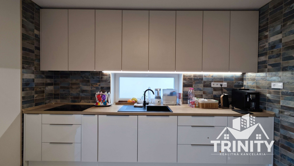 IBA U NÁS - Na predaj 4-izbový rodinný dom v obci Dvory nad Žitavou