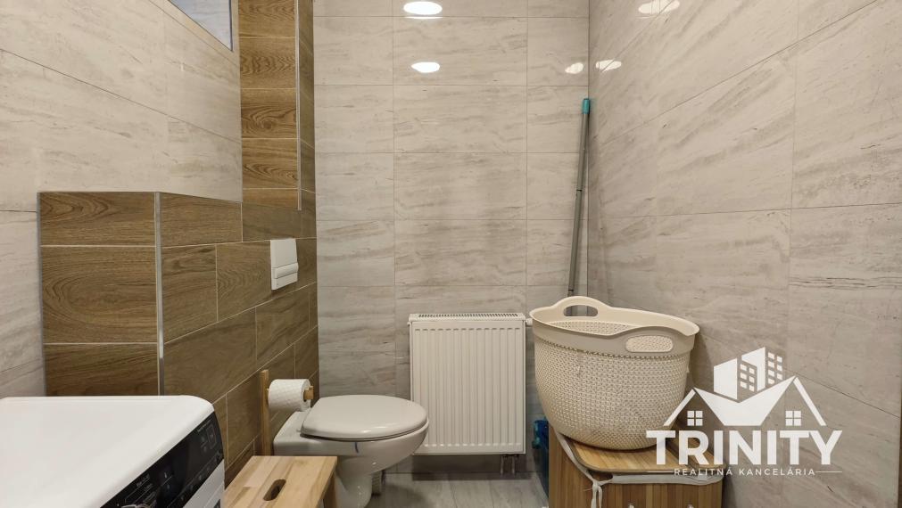 IBA U NÁS - Na predaj 4-izbový rodinný dom v obci Dvory nad Žitavou