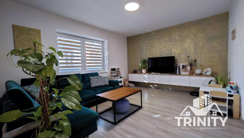 IBA U NÁS - Na predaj 4-izbový rodinný dom v obci Dvory nad Žitavou