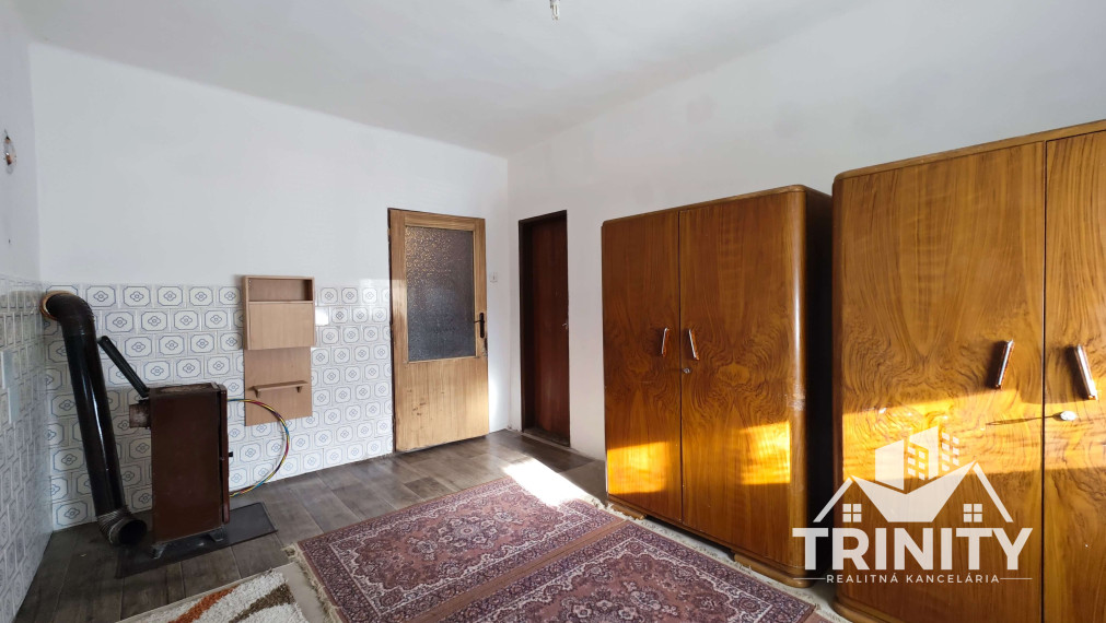 Na predaj poschodový 5-izbový rodinný dom v obci Pribeta