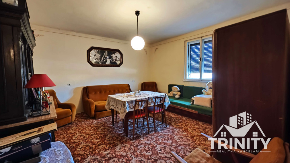 Na predaj poschodový 5-izbový rodinný dom v obci Pribeta