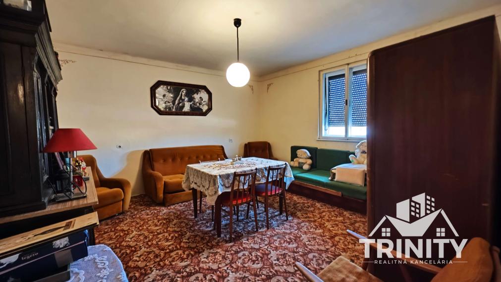 Na predaj 5-izbový rodinný dom s veľkým pozemkom v obci Pribeta