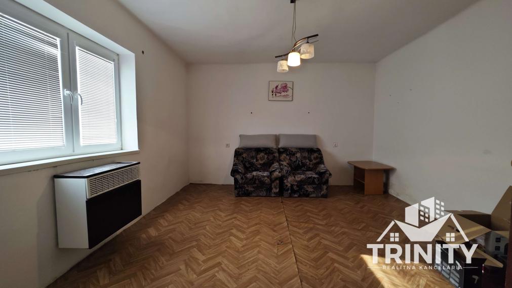 Na predaj 5-izbový rodinný dom s veľkým pozemkom v obci Pribeta