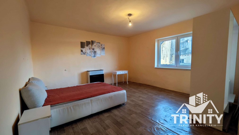 Na predaj 5-izbový rodinný dom s veľkým pozemkom v obci Pribeta