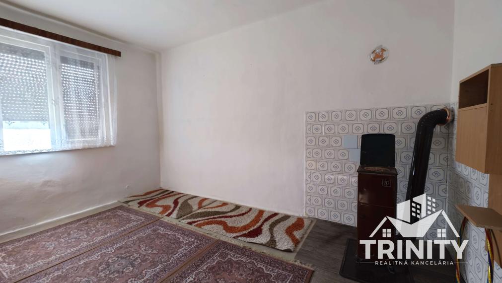 Na predaj 5-izbový rodinný dom s veľkým pozemkom v obci Pribeta