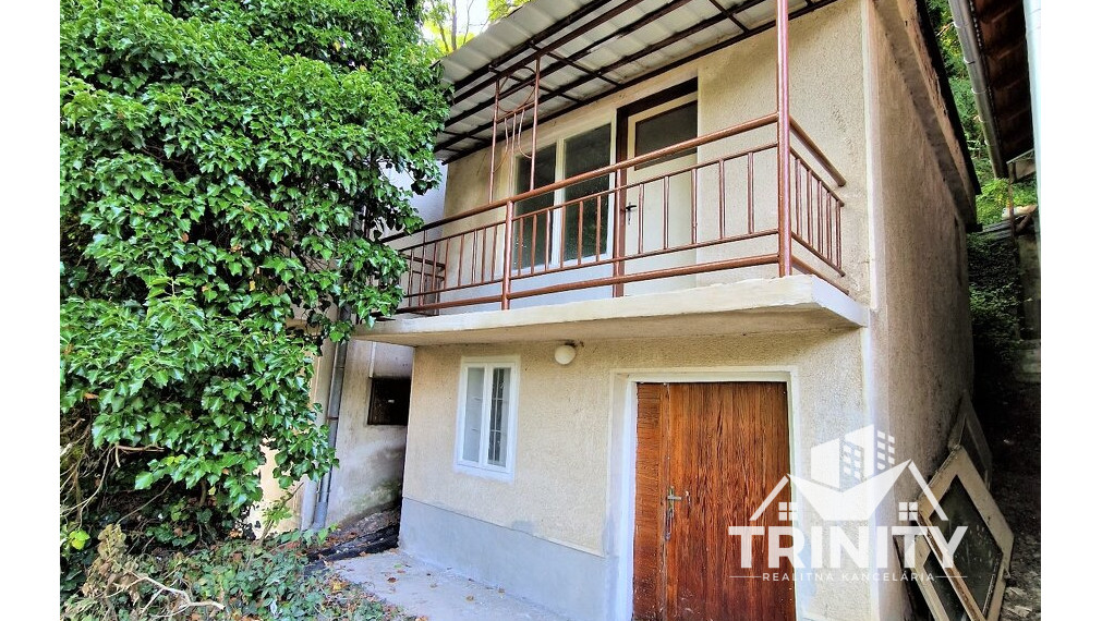 NA PREDAJ Viničný domček