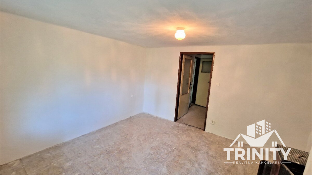 NA PREDAJ Viničný domček