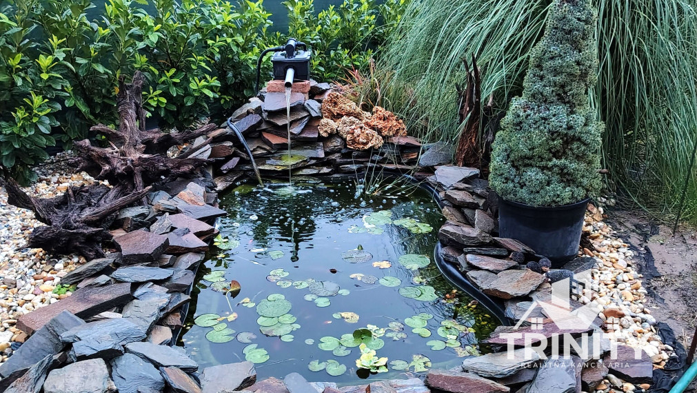 Na predaj pozemok s mobilným domom so zastrešenou terasou v meste Nové Zámky