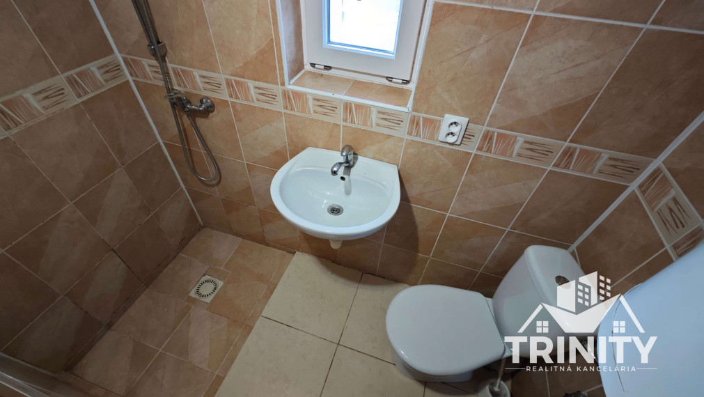 Na predaj zabehnutý rybník, jazero pri meste Kolárovo