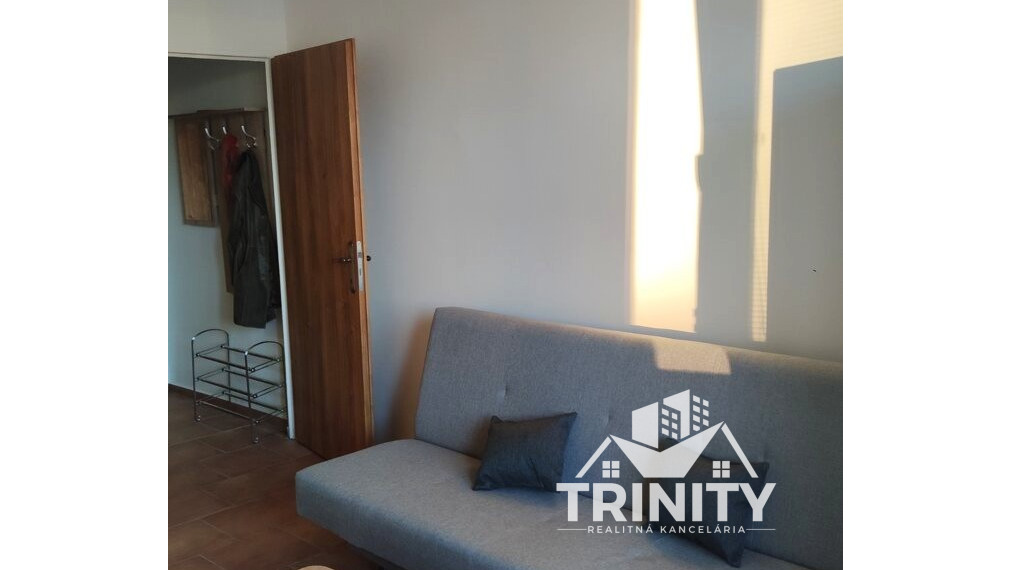 Na prenájom zrekonštruovaná garsónka s lóggiou v meste Nové Zámky