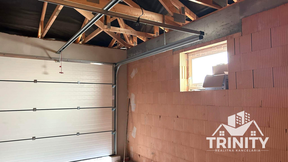 Na predaj novostavba 4-izbového rodinného domu so zastrešenou terasou v obci Bajč