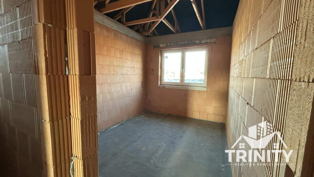 Na predaj novostavba 4-izbového rodinného domu so zastrešenou terasou v obci Bajč