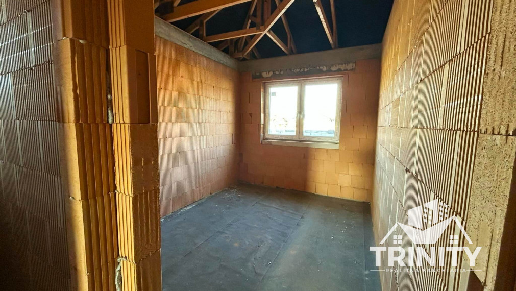 Na predaj novostavba 4-izbového rodinného domu so zastrešenou terasou v obci Bajč