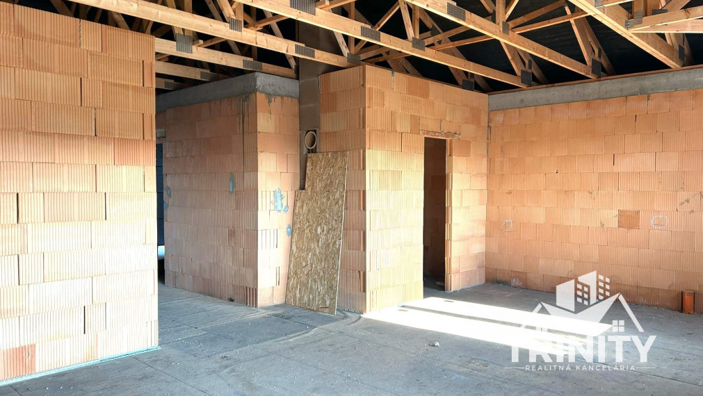 Na predaj novostavba 4-izbového rodinného domu so zastrešenou terasou v obci Bajč