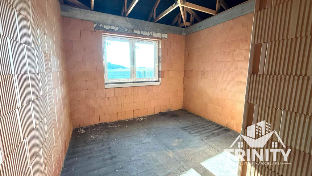 Na predaj novostavba 4-izbového rodinného domu so zastrešenou terasou v obci Bajč